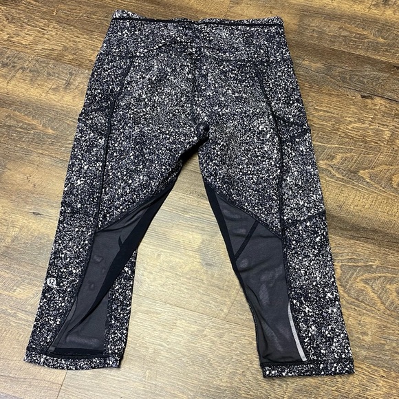 Lululemon Outrun 17" Crop Legging Splatter White Black Womens 6 Mesh Side Pocket - Picture 6 of 11